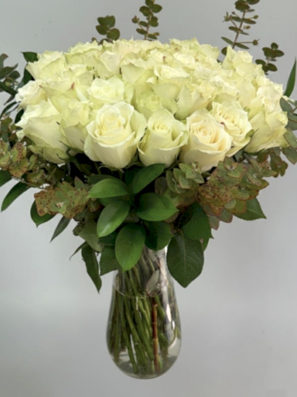 Vazoda 41 Beyaz Gül Aranjmanı